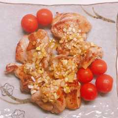 รูปของ ご飯のメインは10分鶏肉のネギソースかけ