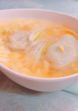 簡単!冷凍餃子のふわふわ卵の中華スープ-レシピのメイン写真