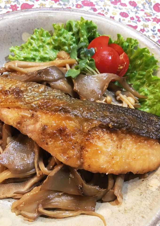 旬を食べよう！秋鮭ときのこのソテー-レシピのメイン写真