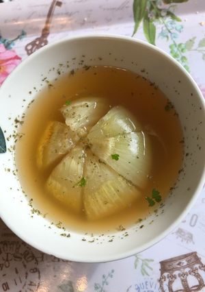 レンジで簡単！丸ごと玉ねぎスープ　改訂版-レシピのメイン写真