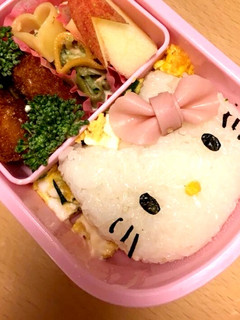 そっくり!キティちゃんキャラ弁-レシピのメイン写真