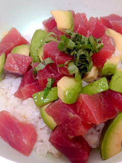 簡単すぎるマグロアボカド丼-レシピのメイン写真