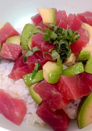 簡単すぎるマグロアボカド丼-レシピのメイン写真