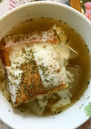 丸ごと玉ねぎスープ・オニオングラタン風-レシピのメイン写真