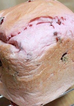 HB使用♪赤のビーツでピンクの食パン-レシピのメイン写真