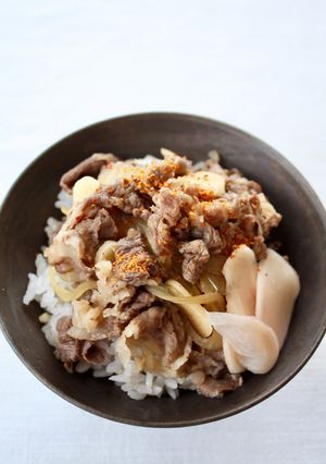 簡単料理♪お肉柔らか【にんにく牛丼】-レシピのメイン写真