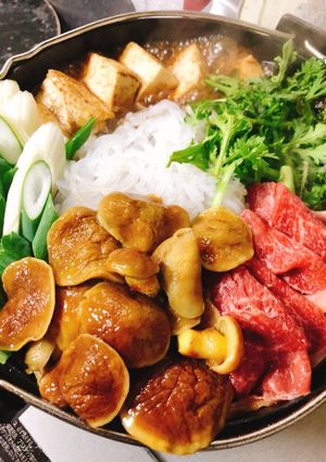 じこぼう（落葉きのこ）と馬肉のすき焼き♪-レシピのメイン写真