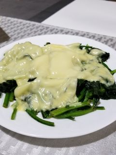 付け合せにも、ほうれん草のチーズソテー-レシピのメイン写真