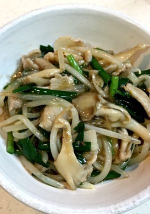 自家製豆板醤の豚バラともやしのピリ辛炒め-レシピのメイン写真
