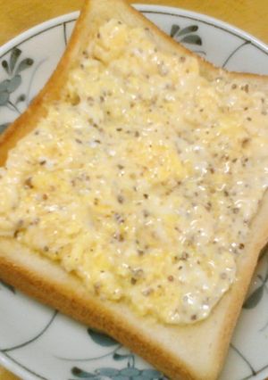 簡単朝食昼食 炒り卵のトースト-レシピのメイン写真