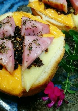 相性抜群♥チーズとおかか昆布の和風パン-レシピのメイン写真