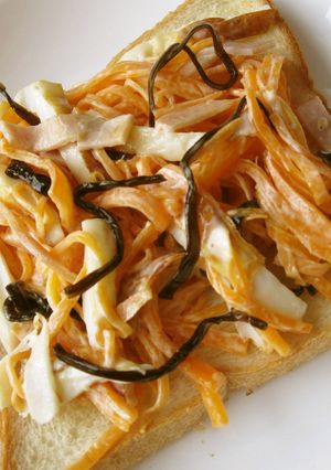 人参とふじっ子煮　ごま昆布のトースト-レシピのメイン写真