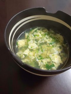 材料シンプル!簡単。ほうれん草と卵スープ-レシピのメイン写真