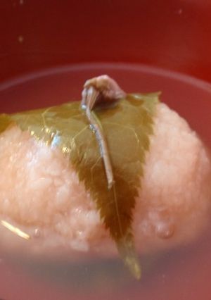 桜餅なのにおかず? 肉団子の道明寺椀♪-レシピのメイン写真