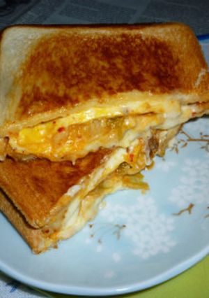 パクチーキムチ＆チーズ卵焼きホットサンド-レシピのメイン写真