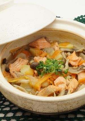 サーモンときのこの白味噌鍋-レシピのメイン写真