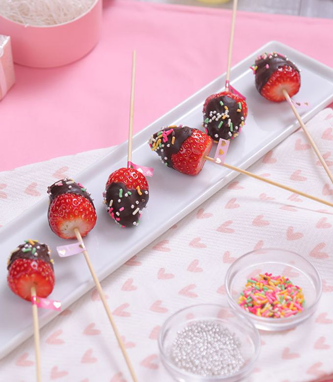 アレンジ自在！いちごとチョコのロリポップ-レシピのメイン写真