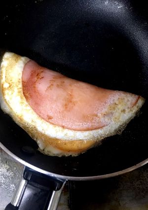 お弁当に。半折りハムエッグ！-レシピのメイン写真