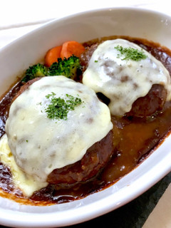 *簡単!デミソースの煮込みハンバーグ*-レシピのメイン写真