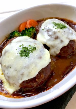 ＊簡単！デミソースの煮込みハンバーグ＊-レシピのメイン写真