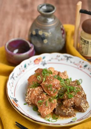 鶏もも肉とこんにゃくの味噌煮込み-レシピのメイン写真