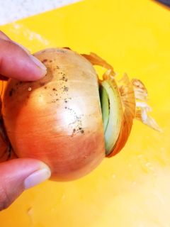 ☆玉ねぎの皮を簡単にむく方法☆-レシピのメイン写真