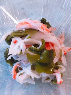 超簡単!乾燥ワカメとカニカマの酢の物-レシピのメイン写真