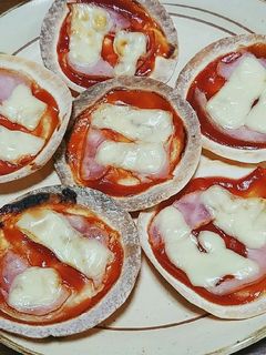 餃子の皮で!簡単なんちゃってピザ-レシピのメイン写真