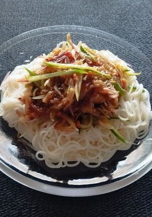 簡単♡胡瓜と茗荷のピリ辛なめ茸そうめん♪-レシピのメイン写真