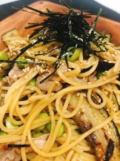 一人暮らしの茄子豚バラ麺つゆバターパスタ-レシピのメイン写真