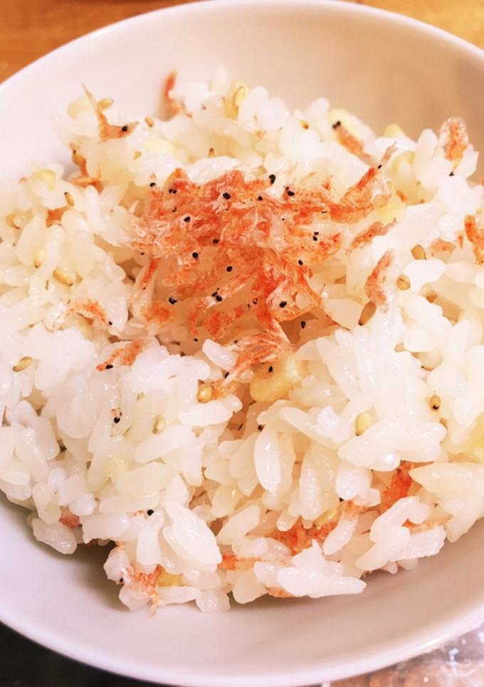 かき揚げ丼を装う干しえび混ぜご飯-レシピのメイン写真