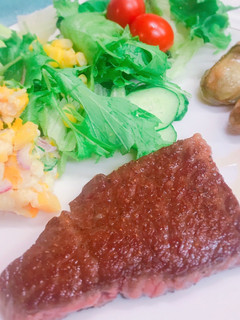 焼くだけ!牛ロースステーキ-レシピのメイン写真