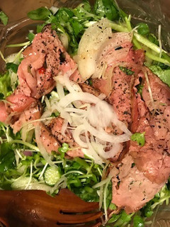 市販のローストビーフとカイワレのサラダ-レシピのメイン写真