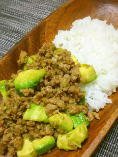 アボカドとひき肉の濃厚丼-レシピのメイン写真