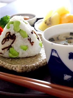 おにぎり朝食☆枝豆と塩昆布のおにぎり-レシピのメイン写真