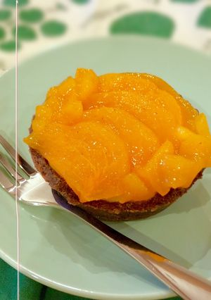 お手軽に♫柿とチョコレートのタルト-レシピのメイン写真
