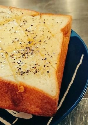 ハマる！ブラックペッパーのハニートースト-レシピのメイン写真
