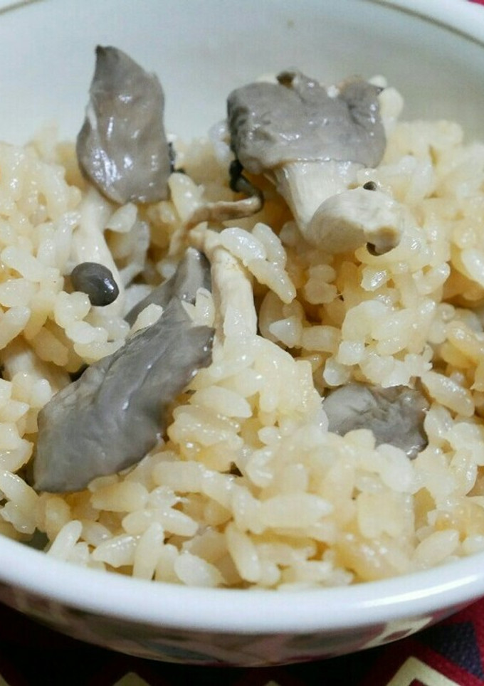 ヒラタケと生姜の炊き込みご飯-レシピのメイン写真