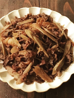 ごはんが進む!牛肉とごぼうと白滝の甘辛煮-レシピのメイン写真