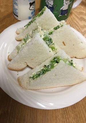 ブロッコリーだけのサンドイッチ-レシピのメイン写真