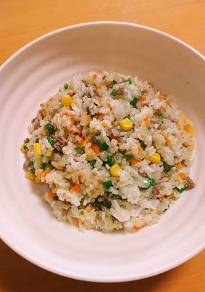 彩り鮮やか挽き肉チャーハン☆幼児食にも◎-レシピのメイン写真