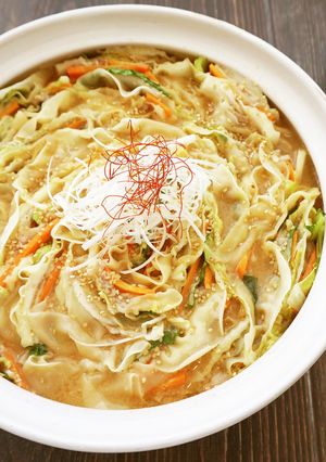 餃子皮でミルフィーユ鍋（ごまみそ味）-レシピのメイン写真