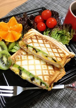 ふじっ子煮とハム卵チーズの和ホットサンド-レシピのメイン写真
