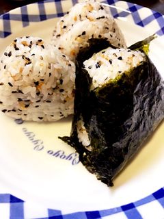 わが家の天かすおにぎり-レシピのメイン写真