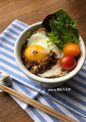 おひとり様ランチ♡目玉焼き丼-レシピのメイン写真