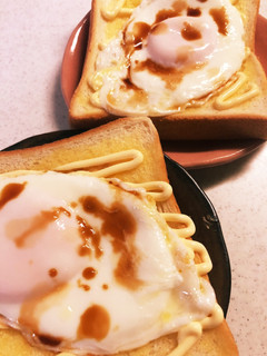 シンプルが一番☆トースト目玉焼き乗せ-レシピのメイン写真