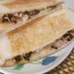 รูปของ ふじっ子煮でツナマヨホットサンド