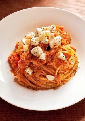 ツナと玉ねぎ、モッツァレラのトマトパスタ-レシピのメイン写真