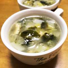 รูปของ 野菜を食べるチャイニーズスープ