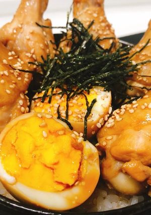 一人暮らしの骨付き鶏もも肉のさっぱり煮丼-レシピのメイン写真